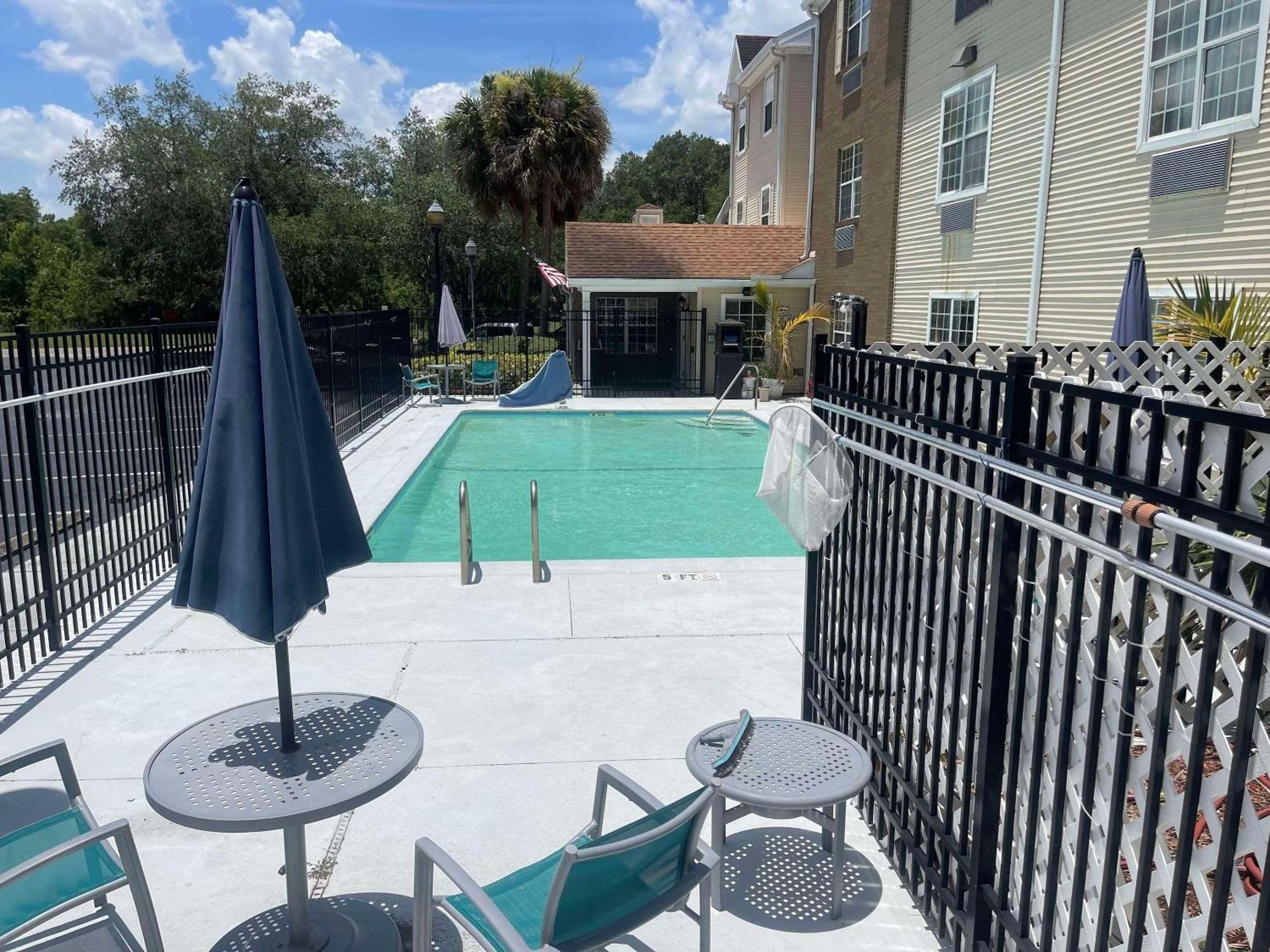 Mainstay Suites Tampa Moffitt-Usf Temple Terrace Extérieur photo